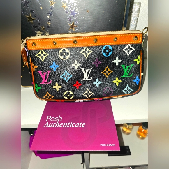 Louis Vuitton Black Murikami Pochette (EUC)(SEE PICS) - Picture 4 of 5